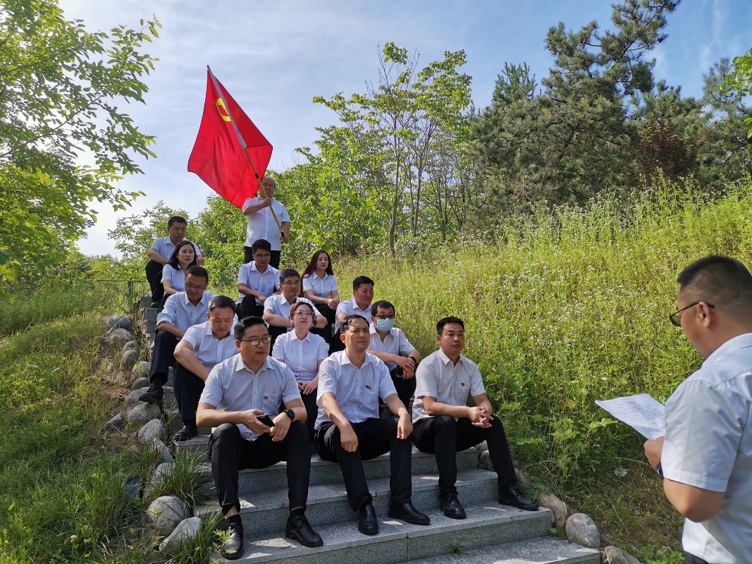 主題教育丨深圳廣電銀通西北分公司開展“黨課搬到紅色現(xiàn)場，主題教育入腦入心”主題黨日活動